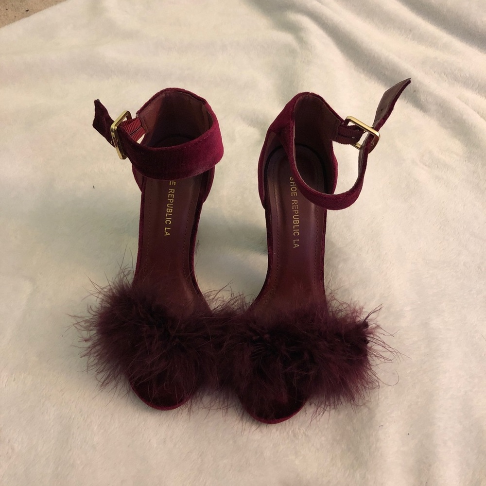 Heels - Picture 2 of 2
